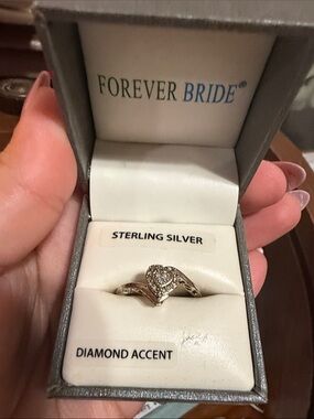 Sterling silver diamond heart ring size 7